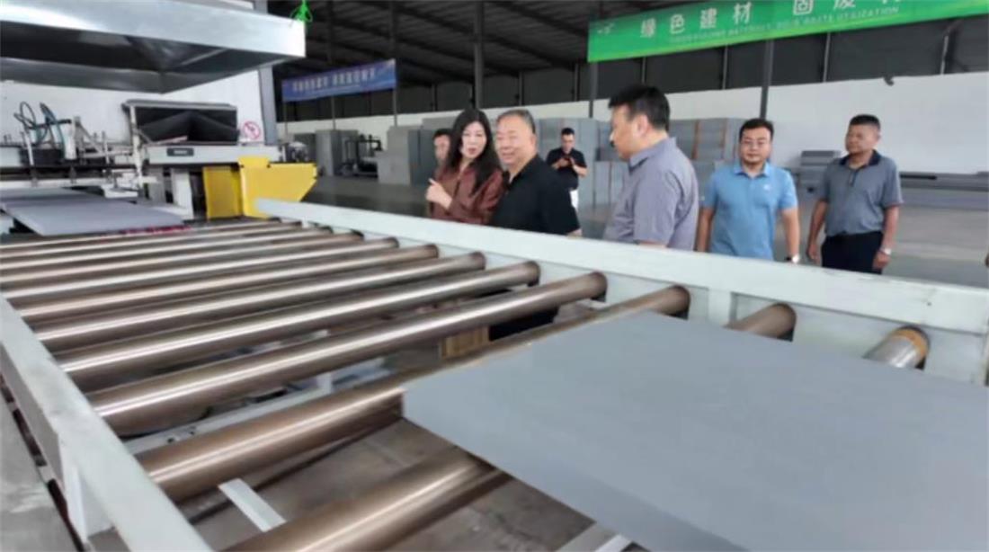 聚焦裝配出海:《中國建筑裝飾裝修》雜志社赴泰安開展調(diào)研交流(圖2) 2-250Z415130C12.jpg